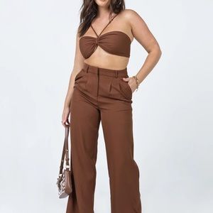 Brand new never worn brown two piece set. Perfect for vacation.